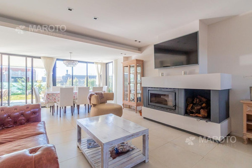 Imagen 8 de 30 de Casa En Venta En Barrio El Canton Islas - Maroto Propiedades
