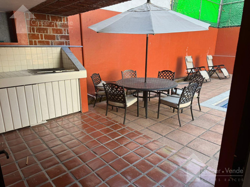 Casa Sola De Dos Niveles En Venta, En Privada Con Vigilancia En Lomas Tetela, Cuernavaca Morelos