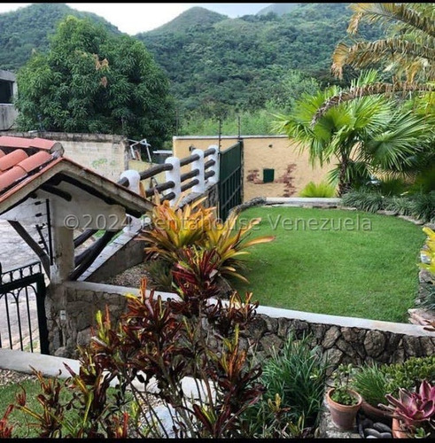 Hermosa Casa Al Estilo Colonial Ubicada En El Corazon De La Ciudad Con Un Clima Naturalmente Espectacular Rodeada De Naturaleza, Urbanizacion Cerrada Con Pozo Cercano A Muchos Lugares De Interes 