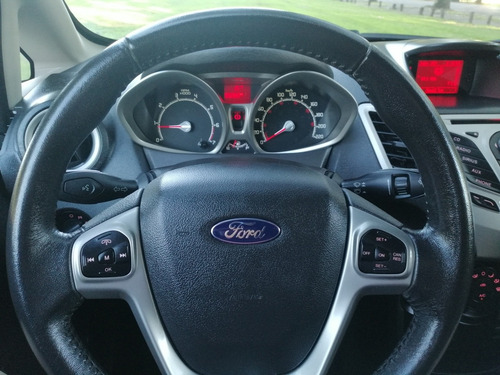 Ford Fiesta Kinetic Design 1.6 Design 120cv Titanium 2012