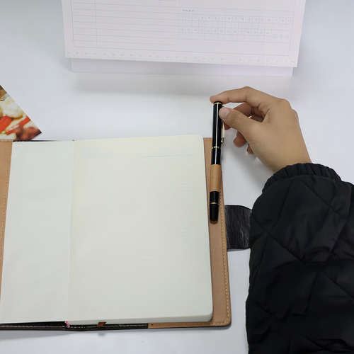Caderno Diario com Cadeado Agenda com Segredo Senha Marrom Escuro 150 Folhas A5 288 paginas com Pauta Lumai Diario para Proteger Informacoes de Trabalho Viagem Sentimentos Saude Mental