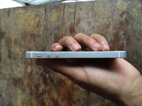 Apple iPhone 5s 16gb - Prateado + Capinhas