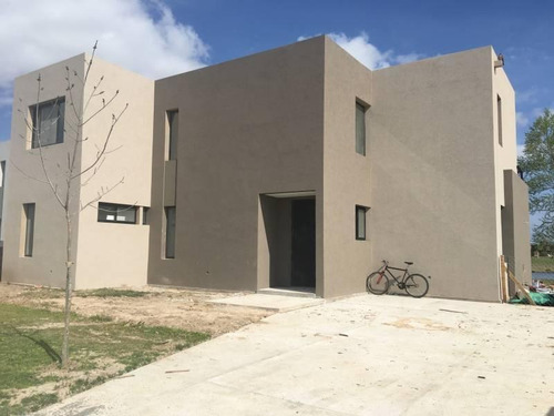 Imagen 2 de 6 de Casa En Venta En Barrio San Rafael - Villanueva Maroto Propiedades