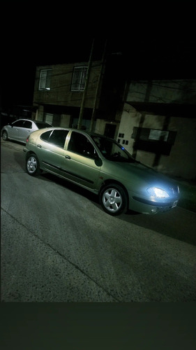 Renault Megane  16 V 2.0