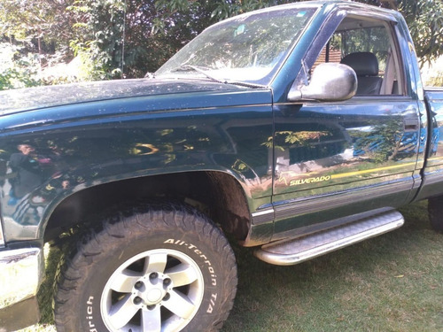 Chevrolet Silverado D20 2001