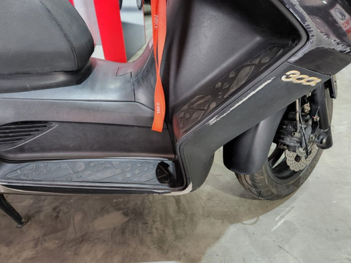 Imagen 13 de 16 de Kymco Downtown 300i / 2019 /21.349 Km.