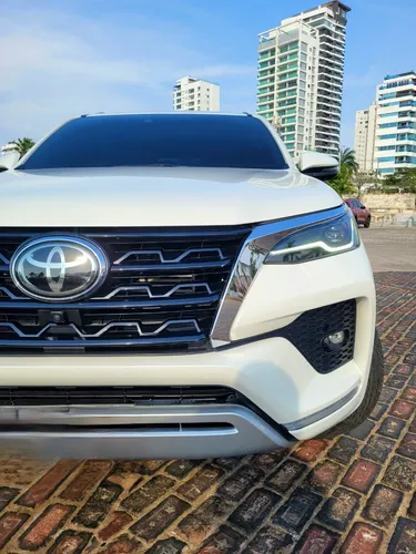 Toyota Fortuner Srv Turbodiesel 4x2 Automática 7 Puestos