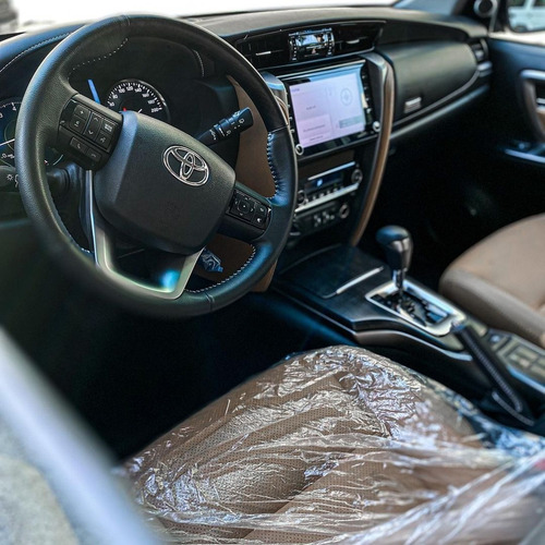 Imagen 7 de 11 de Toyota Fortuner