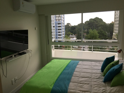 Alquiler 1 Dormitorio Torre Greenlife, Punta Del Este.
