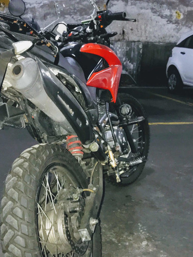 Motomel Skua 250 V6