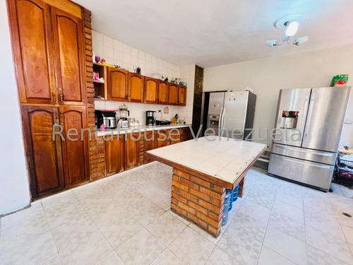 Estefani Salon Vende Casa En Bararida-lara-25-6025/