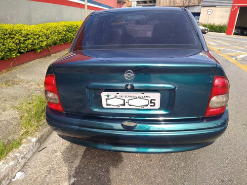Chevrolet Corsa Sedan 1.6 8v Gls 4p