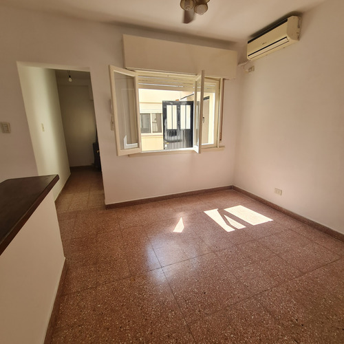 Departamento Tipo Ph 1 Piso Por Escalera Con Terraza Y Patio