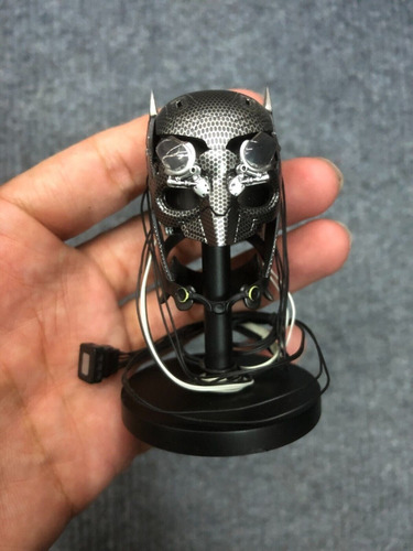 Hot Toys Batman 1/6 (Usado)