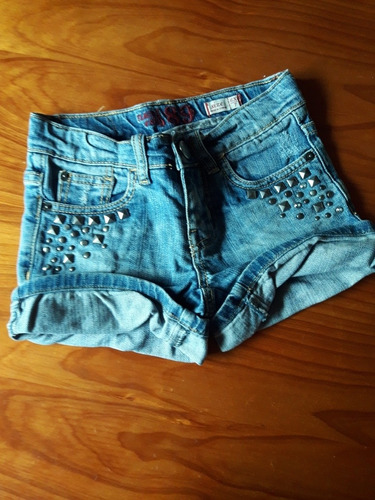 Short Jean Nena Con Piedras Y Tachitas. Muy Canchero! 