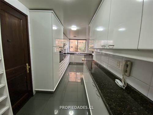 Departamento En Arriendo De 4 Dorm. En Las Condes
