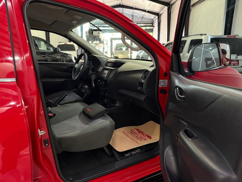 Nissan NP300 2.5 Doble Cabina S Aa Pack Seg Mt