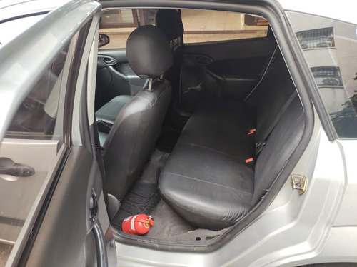 Ford Focus Ambiente 1.8n 5 Ptas. Mt / Gnc / 2004
