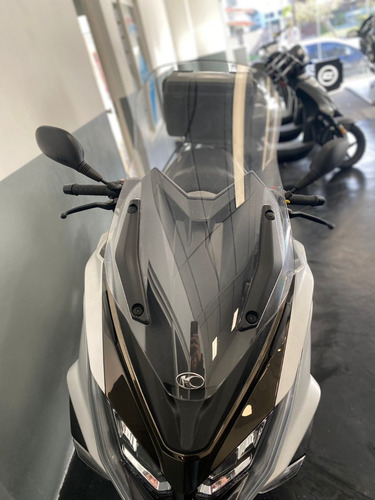 Kymco Ak 550