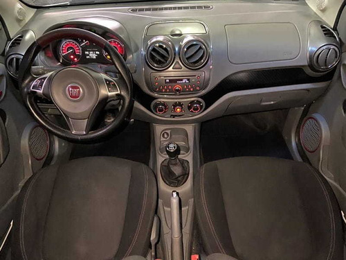 Imagem 8 de 15 de Fiat Palio Sporting 1.6 16v Flex 4p. Mec. 2015
