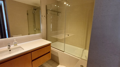 Amoblado / 2 Dorm + Escritorio + Servicios /metro Alcántara