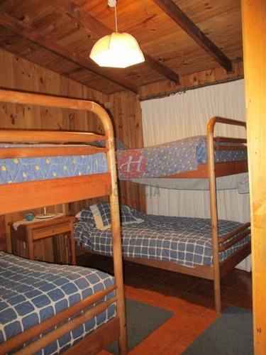Casa En Venta De 4 Dormitorios En Pucón