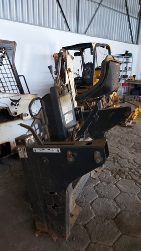 Braço Bobcat 607 2011