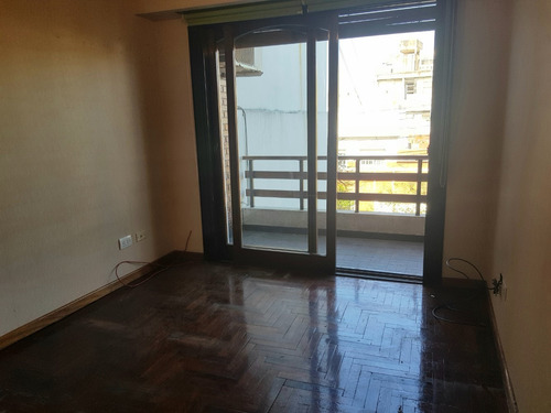Hermosa Casa En Venta En Parque Chacabuco. Exc Ubicacion