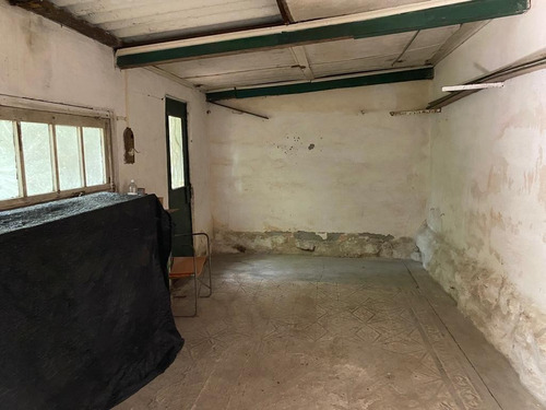 ¡oportunidad! Lega Propiedades Vende En Exclusividad Amplia Casa Con 2 Dormitorios