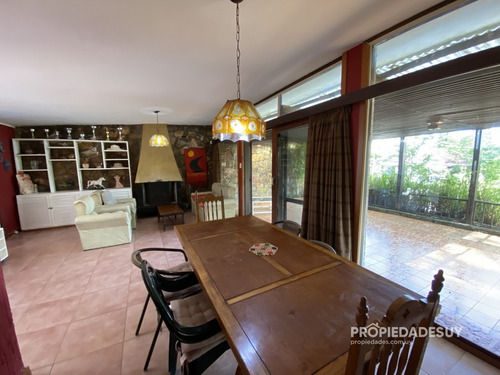 Casa En Venta De Cuatro Dormitorios Con Parrillero Y Garaje- Ref: 795
