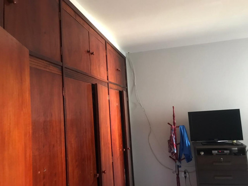 Imagem 3 de 11 de Casa Com 3 Dormitórios, 2 Banheiros, Sala, Cozinha Centro