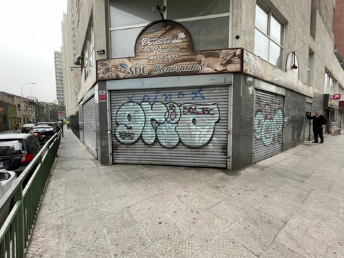 Arriendo Local Comercial De 102 M2 + 97 M2 De Altillo, Metro