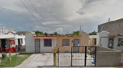 Venta De Casa En Calle San Carlos, Fracc. Santa Fé, Nayarit Recuperacion Bancaria Laab2