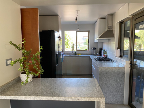 Casa En Arriendo 3 Dormitorios 3 Baños En Colina