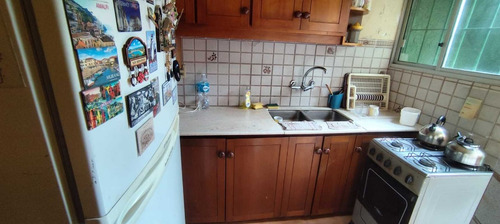 Av Italia Y Comercio Prox. Ph P. Alta, Casita Tipo Apartamento. Buena Construcción , Pisos Pinotea,, 75 M2 Edif + 58 M2 Terraza C/parrillero, Oportunidad !!!!