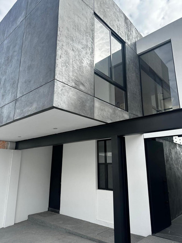 Excelente Casa En Venta En Fraccionamiento Villa Magna