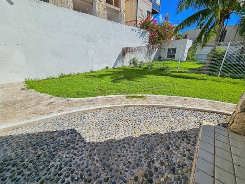 Edificio Para Oficinas · Pecari · Av. Tulum · Sm20 · Centro · Estacionamiento
