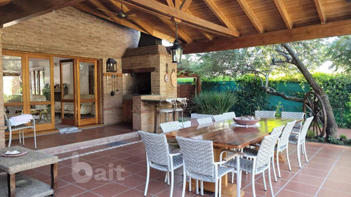 Imagen 16 de 29 de Venta Casa En Lomas De La Carolina Con 4 Dormitorios Y 5 Baños, Impecable!!!