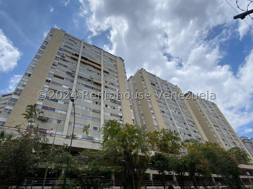 Apartamento En Venta En Santa Fe Norte Caracas 24-18517