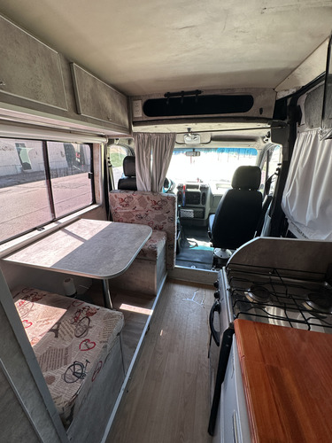Hermoso Y Practico Motorhome Chico X Fuera Y Grande X Dentro
