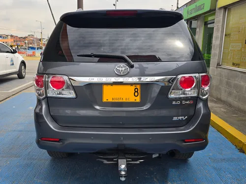 Toyota Fortuner 3.0 Srv D-4d 4x4