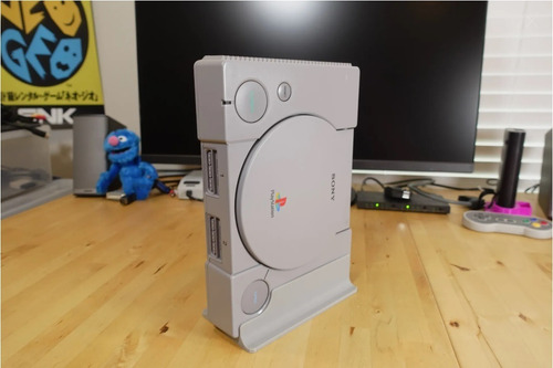 Suporte Vertical Ps1 Fat De Mesa Colecionador Playstation