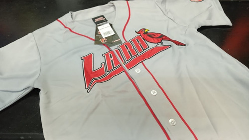 Imagen 5 de 6 de Camiseta Baseball Cardenales Lara Gris Talle M