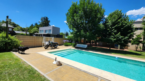 Venta Hermosa Quinta De 5 Ambientes, Barrio Parque La Celia, Ezeiza