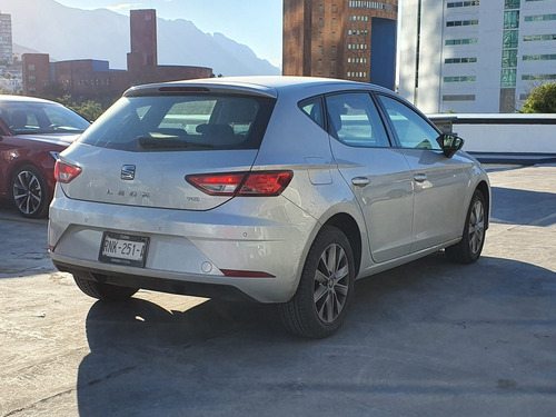 Imagen 5 de 11 de Seat Leon 2017 1.4 Style T 125 Hp Mt