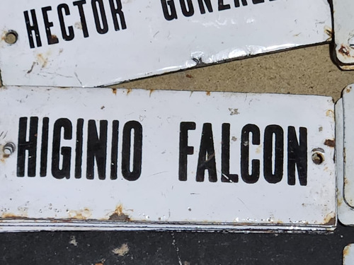 Cartel Antiguo Enlozado De Calle Higinio Falcon