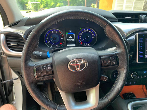 Toyota Hilux 2.8 Cd Srx 177cv 4x4 2016