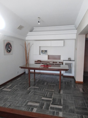 Imagen 10 de 30 de Casa 2 Plantas. Parque Avellaneda, Fernandez 1600. 250 M2