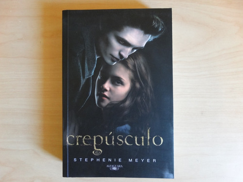 Crepúsculo, Stephenie Meyer, En Físico