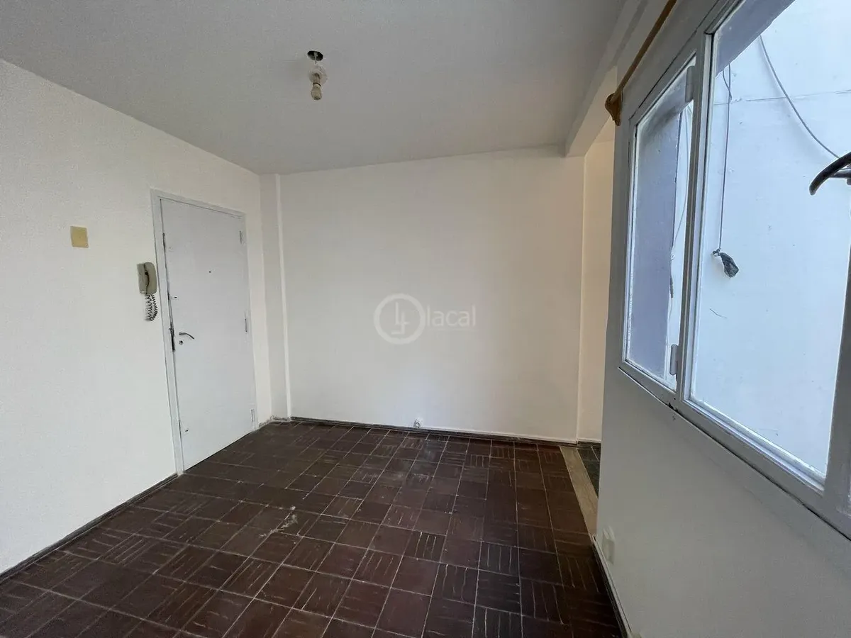 Alquiler | Apartamento De 1 Dormitorio Con Patio Y Cocina Definida. · Foto 2